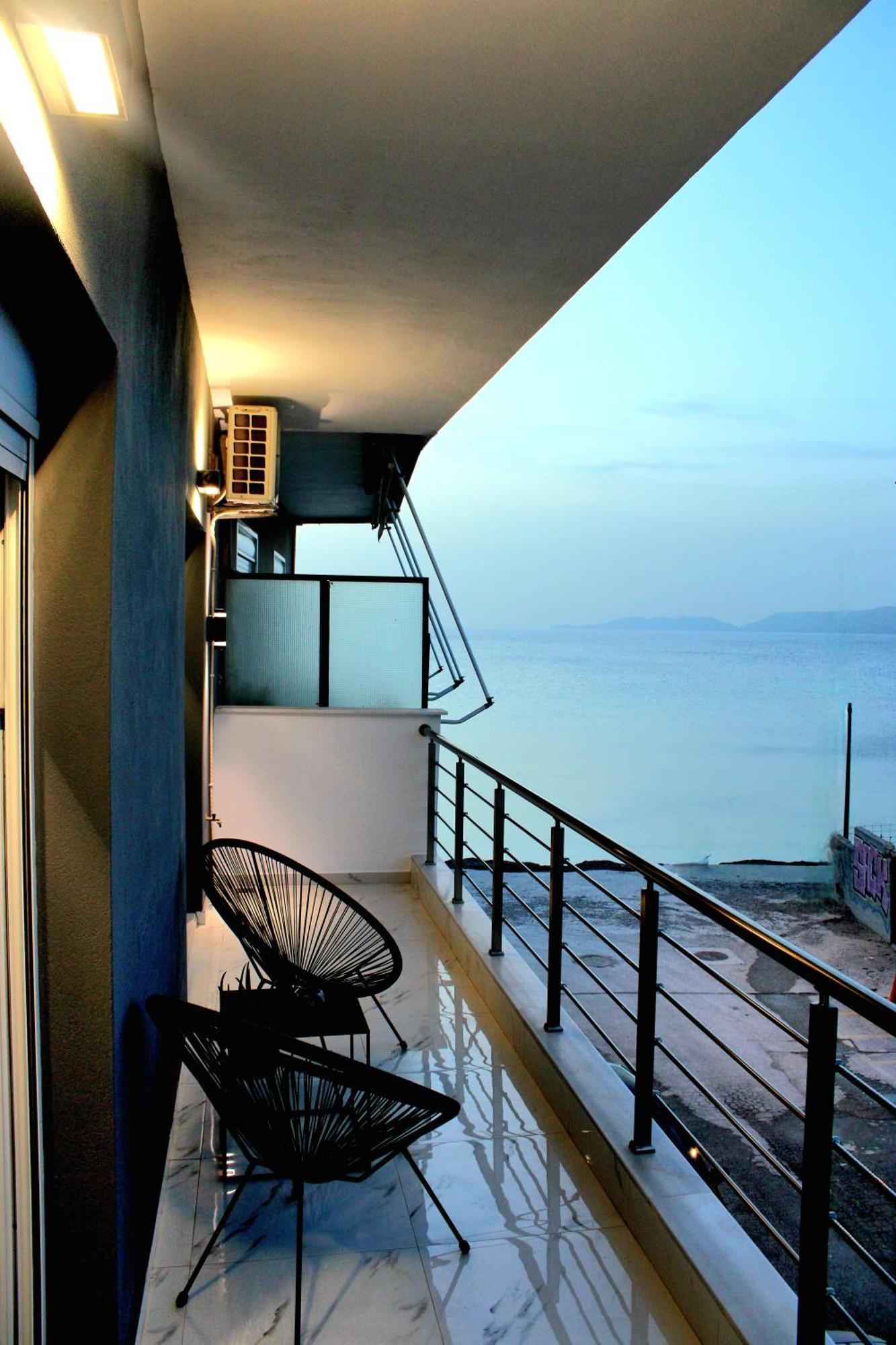 Black & White Seaside House Kalamia Corinth 外观 照片